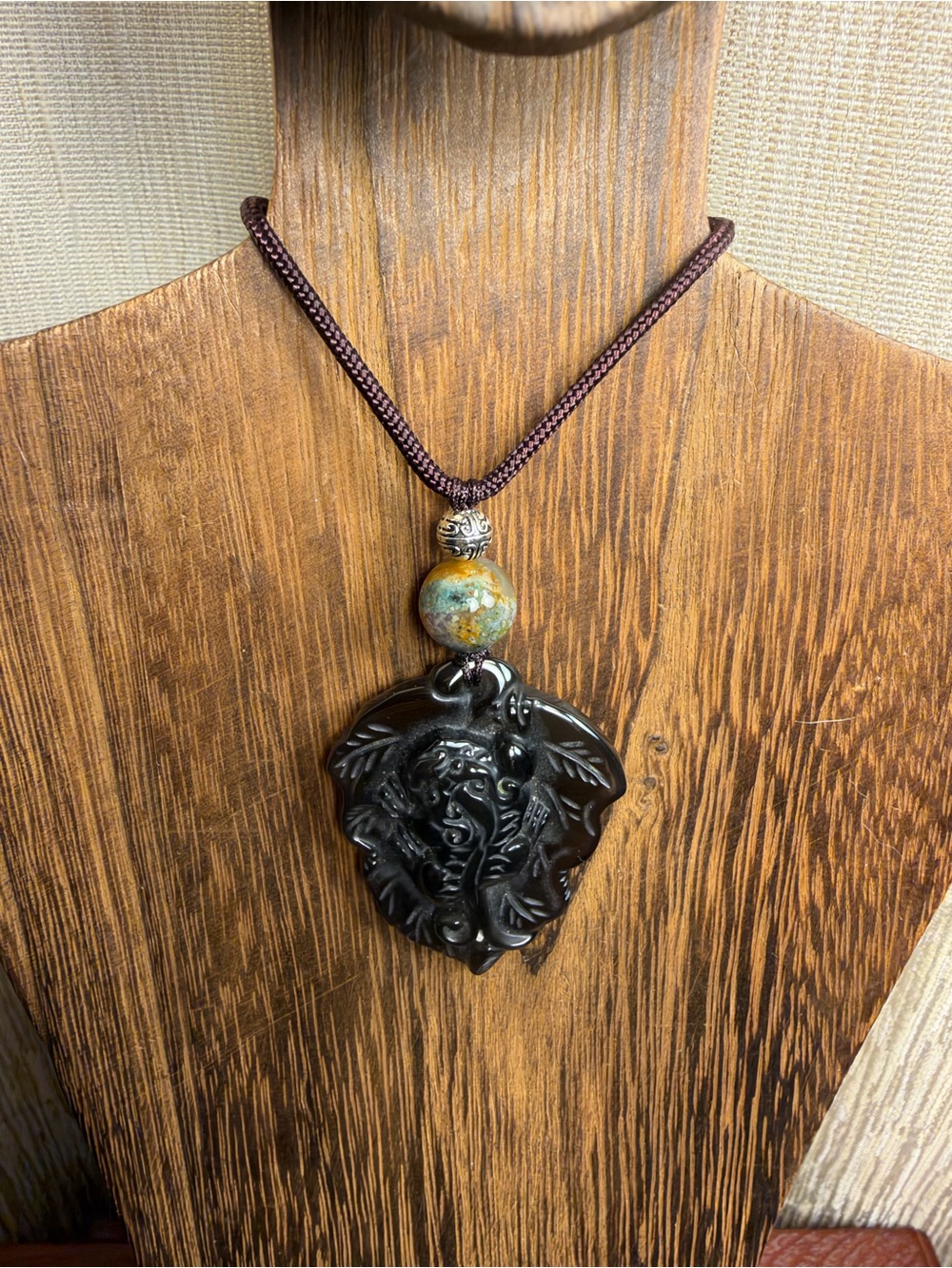 Ice Obsidian Pixiu on Leaf Carving Pendant Necklace on Adjustable Rope - Picture 6 of 8